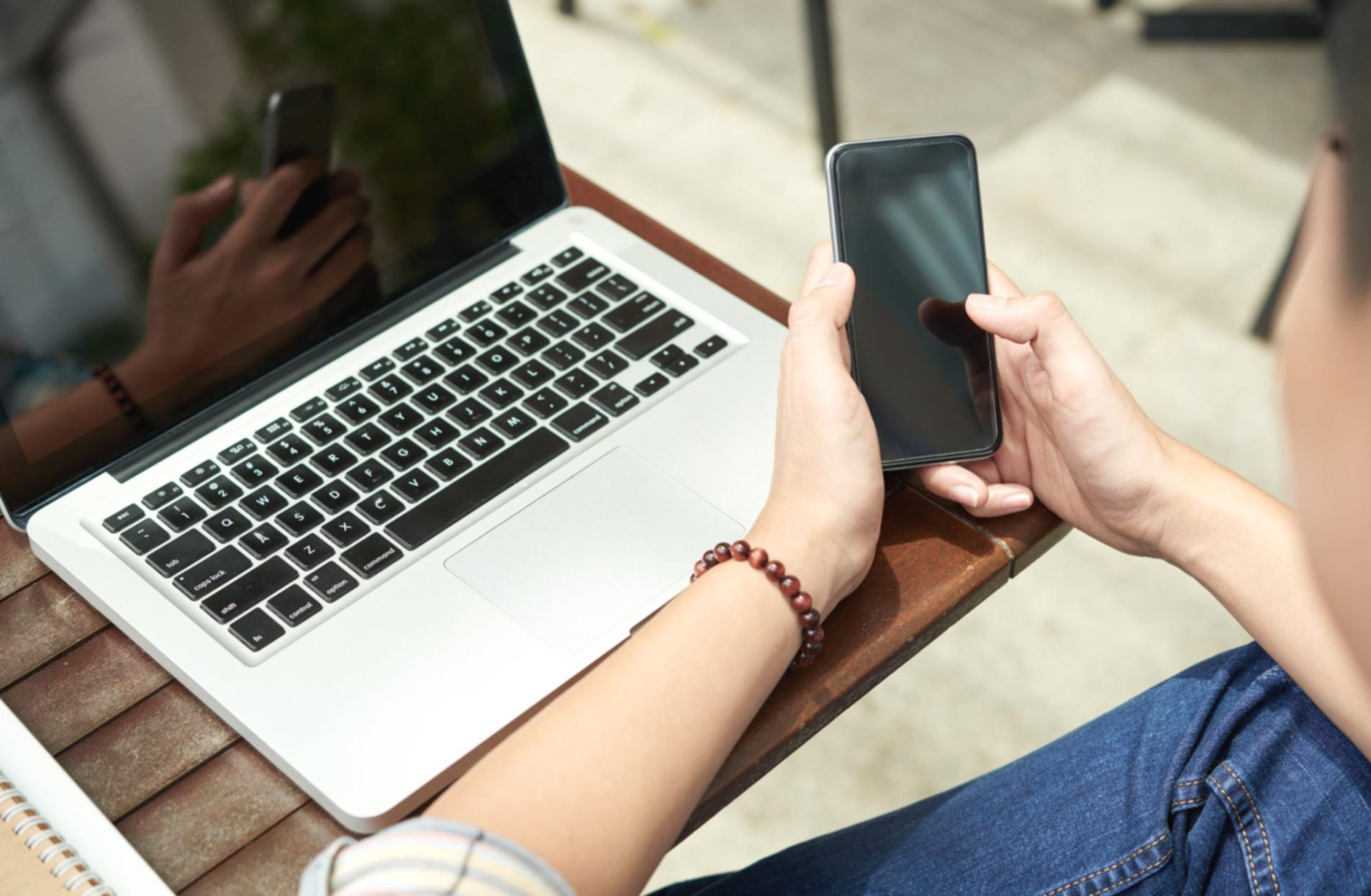 Financial data analysis showing practical forecasting methods